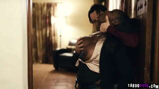 Pervy klients vēlas seksu ar seksīgu nekustamo īpašumu Osa Jauki, un tad viņš varēs nopirkt māju