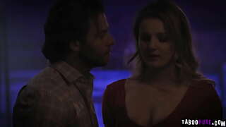 Sexy babe Eliza Эвс imkan yetkin жеребцу itələmək onun şirin булочку öz çırpıntı üzvü