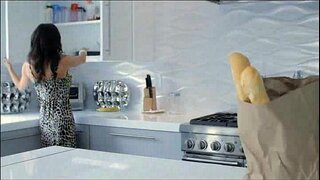 PureMature מרטיני להדליק עם Milf ורוניקה Avluv