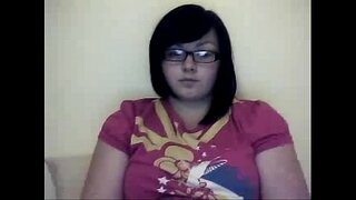 Nerdy amatör med hårig fitta - mer på hotcamsgirls.jfr